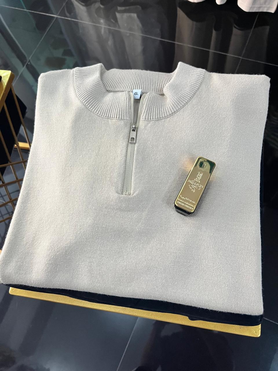 Camiseta em Tricô gola alta